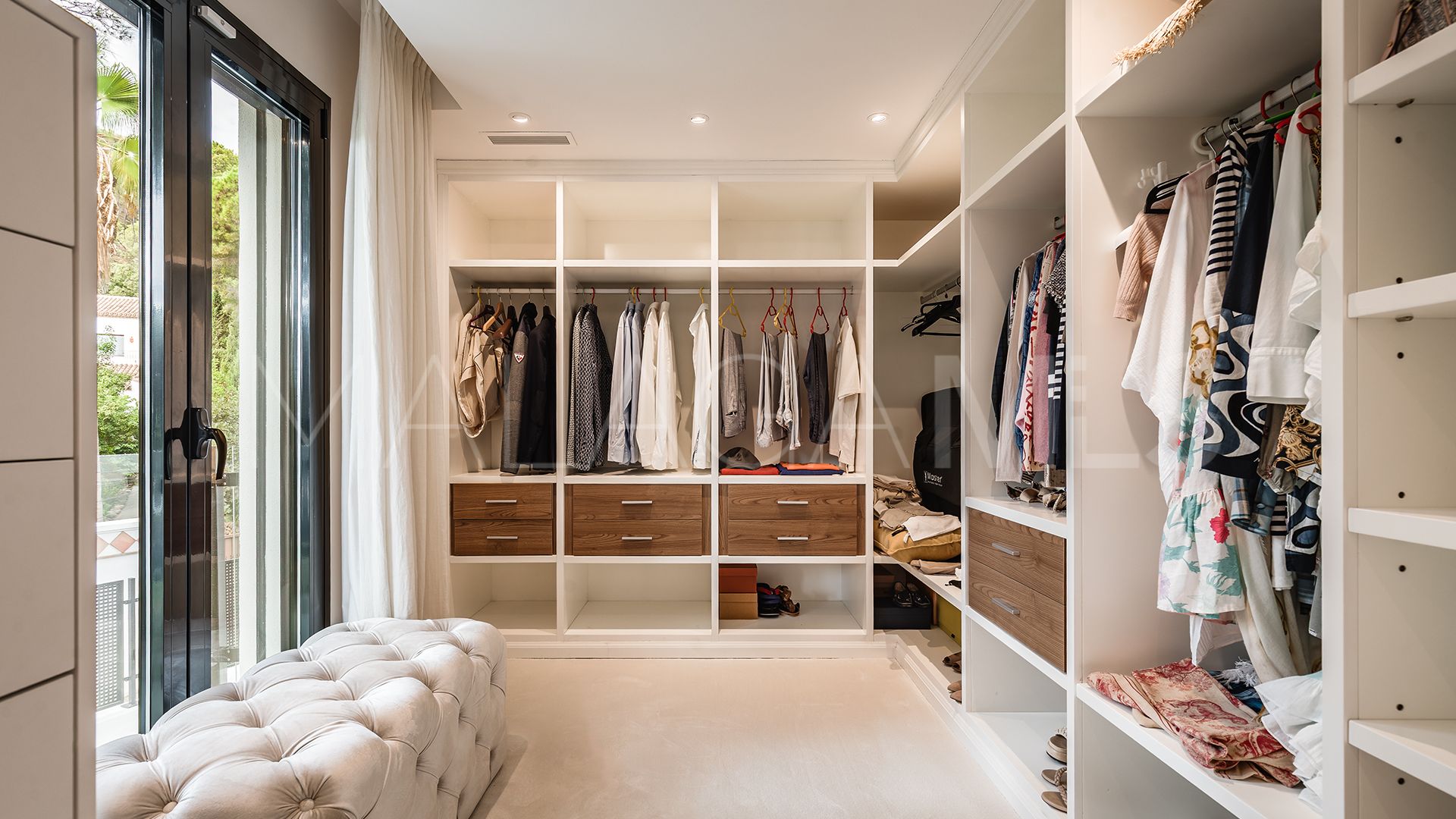 Villa for sale in El Madroñal