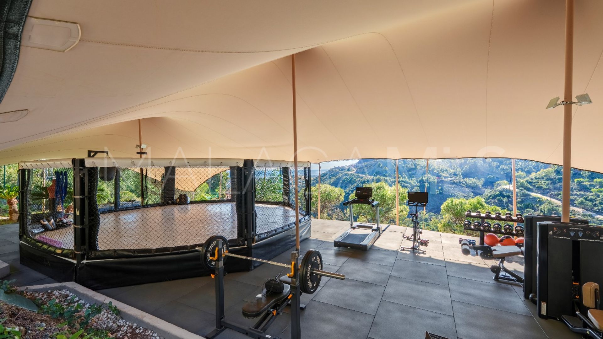 Villa for sale in El Madroñal