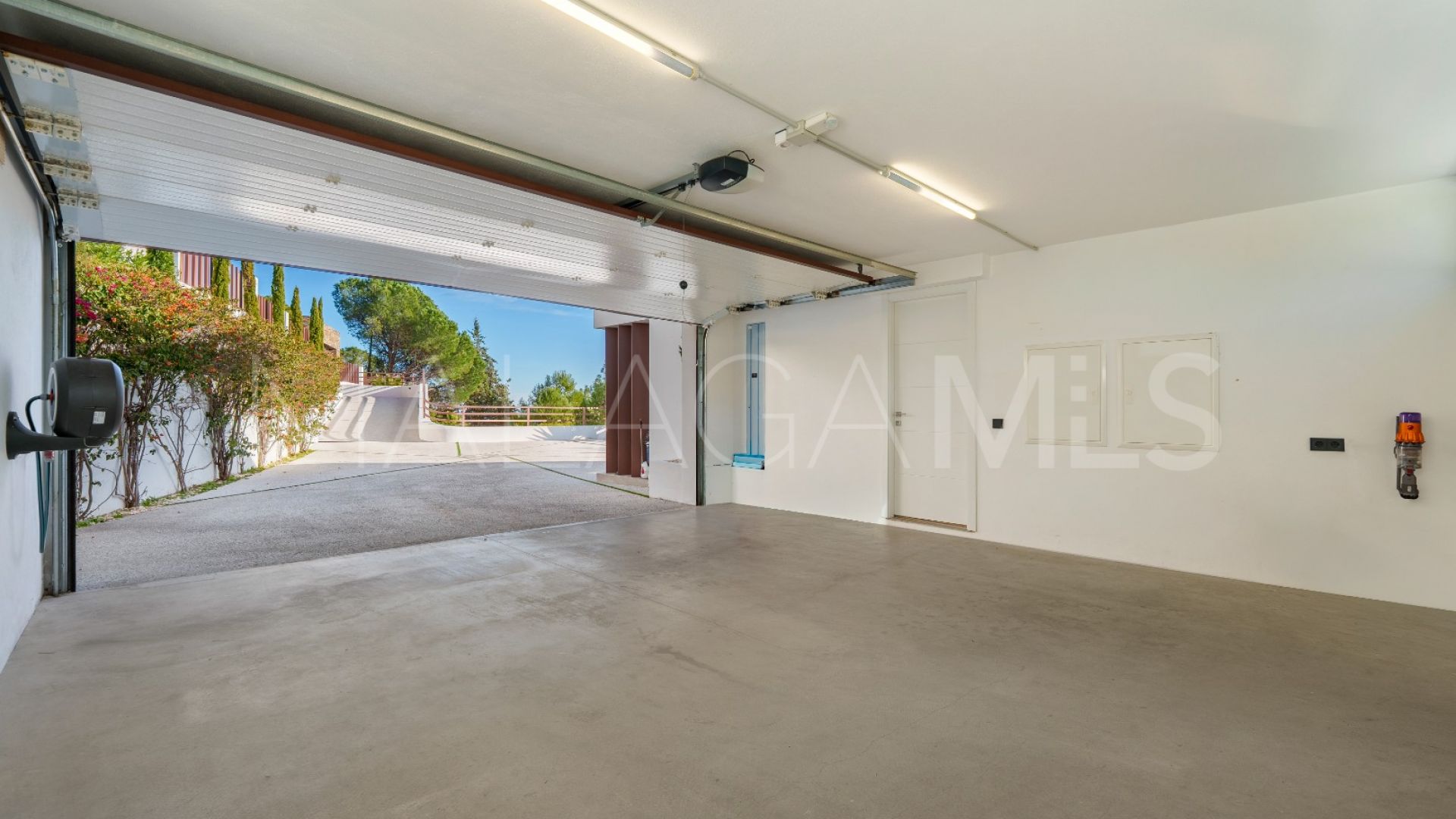 Villa for sale in El Madroñal