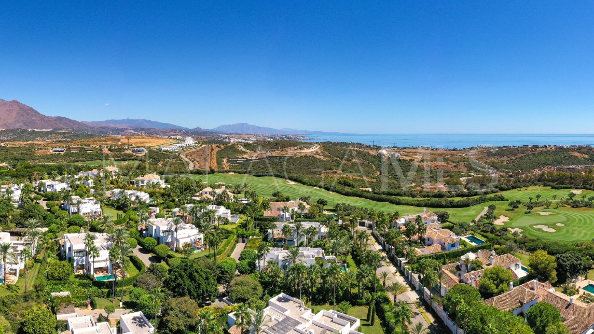 For sale villa with 4 bedrooms in Finca Cortesin