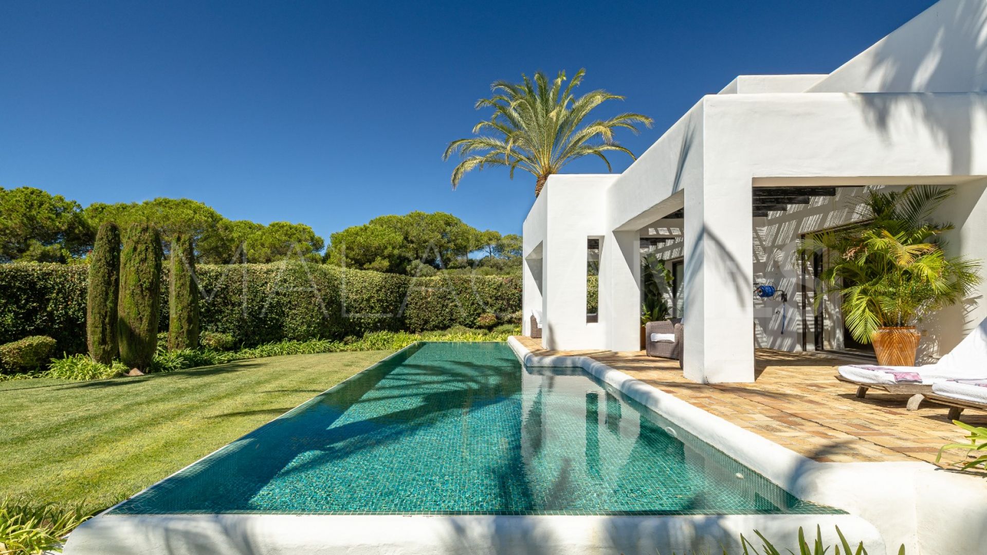 For sale villa with 4 bedrooms in Finca Cortesin