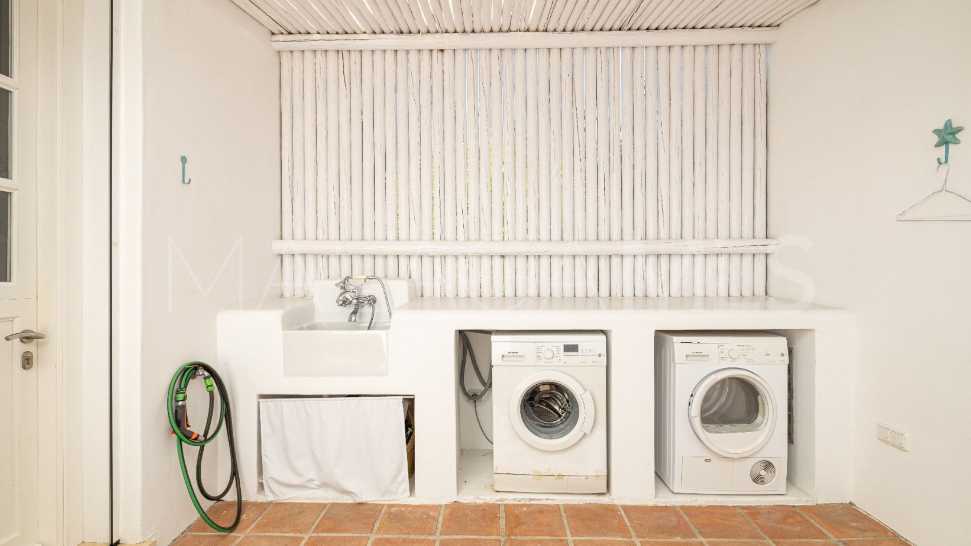 For sale villa with 4 bedrooms in Finca Cortesin