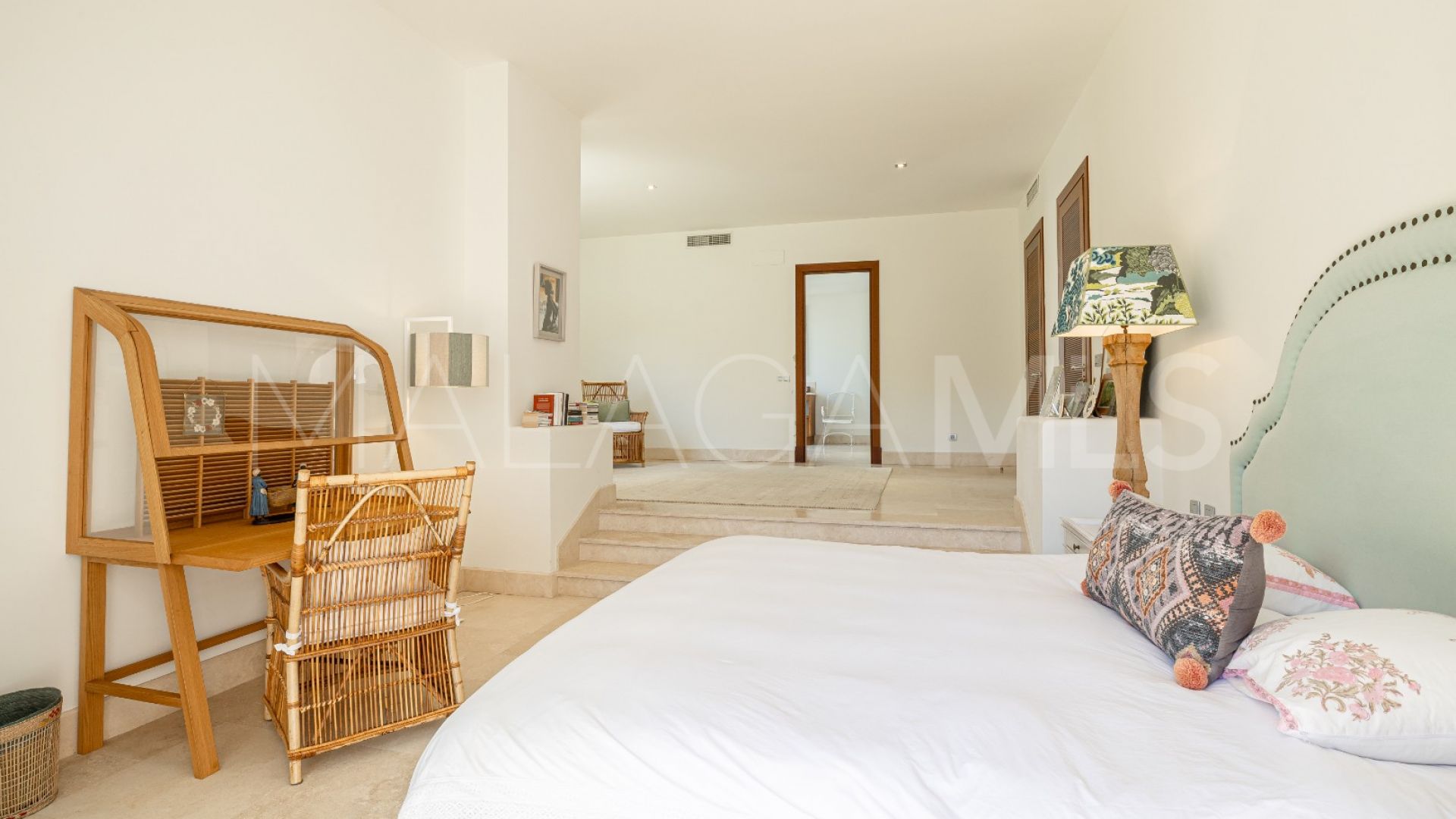 For sale villa with 4 bedrooms in Finca Cortesin