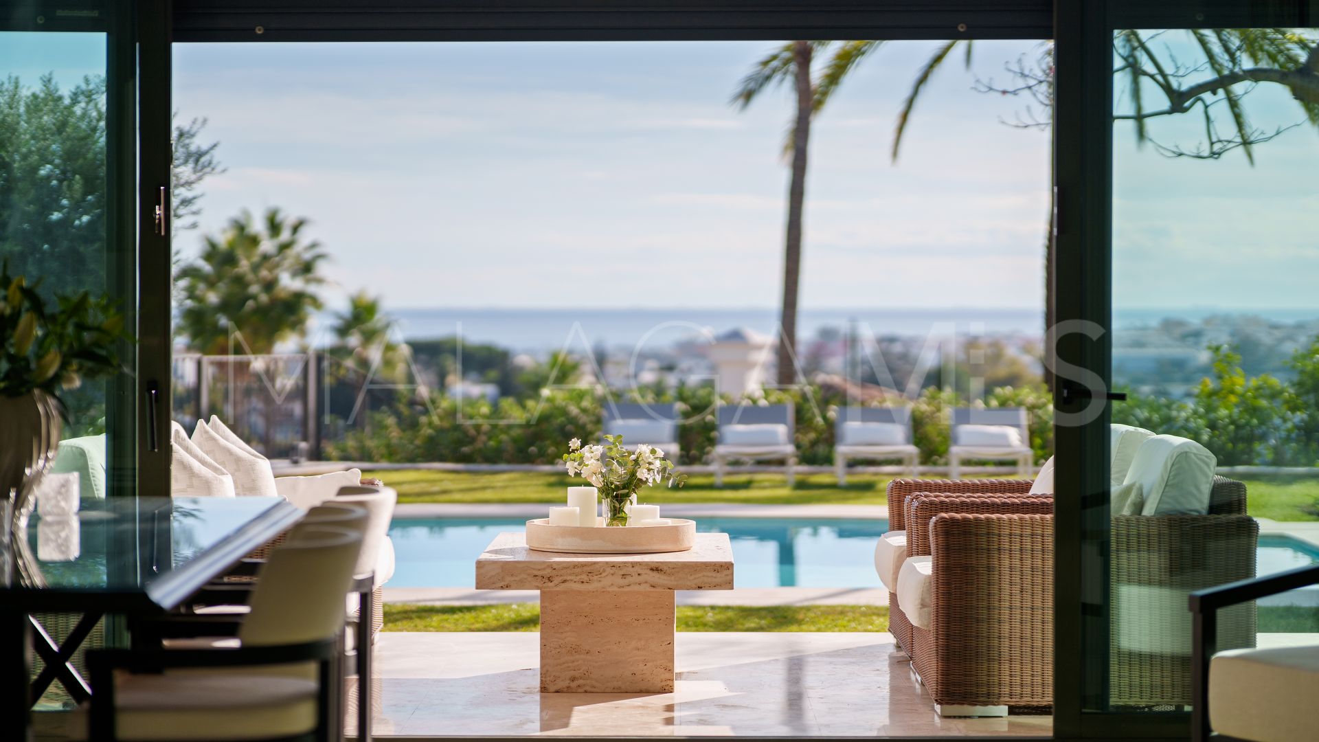 Villa for sale in Nueva Andalucia