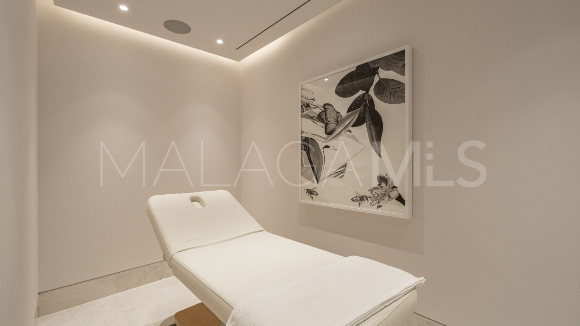 5 bedrooms Marbella Hill Club villa for sale