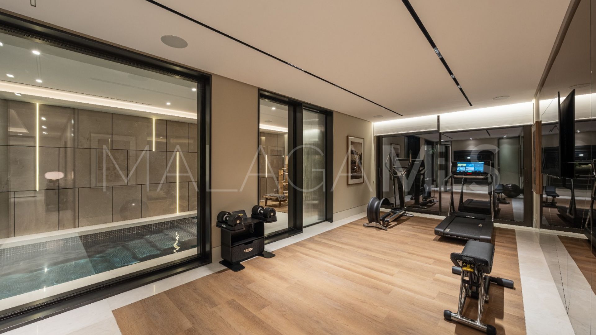 5 bedrooms Marbella Hill Club villa for sale