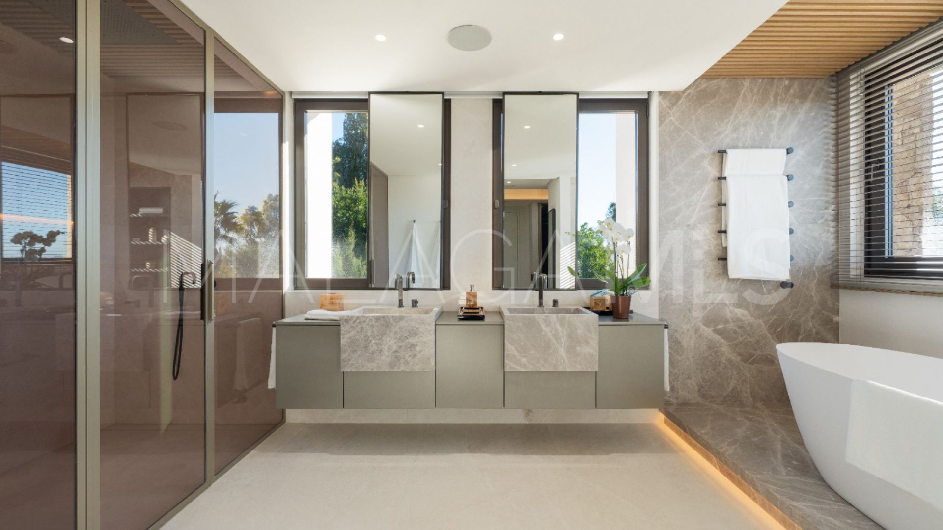 5 bedrooms Marbella Hill Club villa for sale