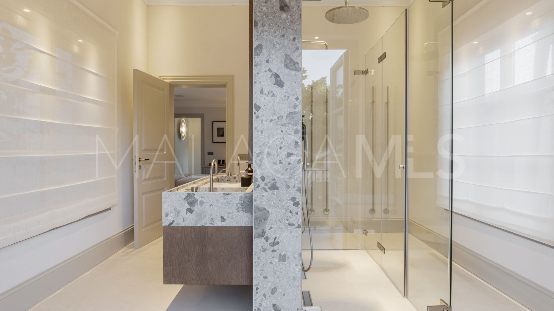 Nueva Andalucia 5 bedrooms villa for sale