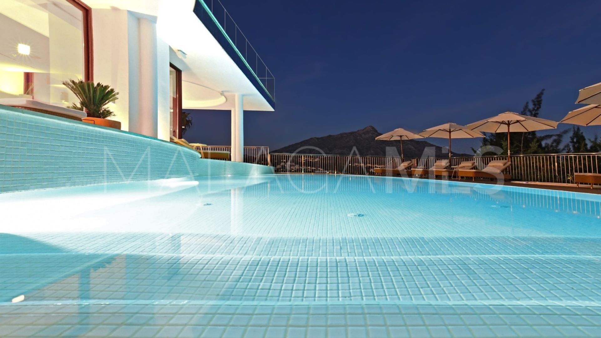 Los Naranjos villa for sale