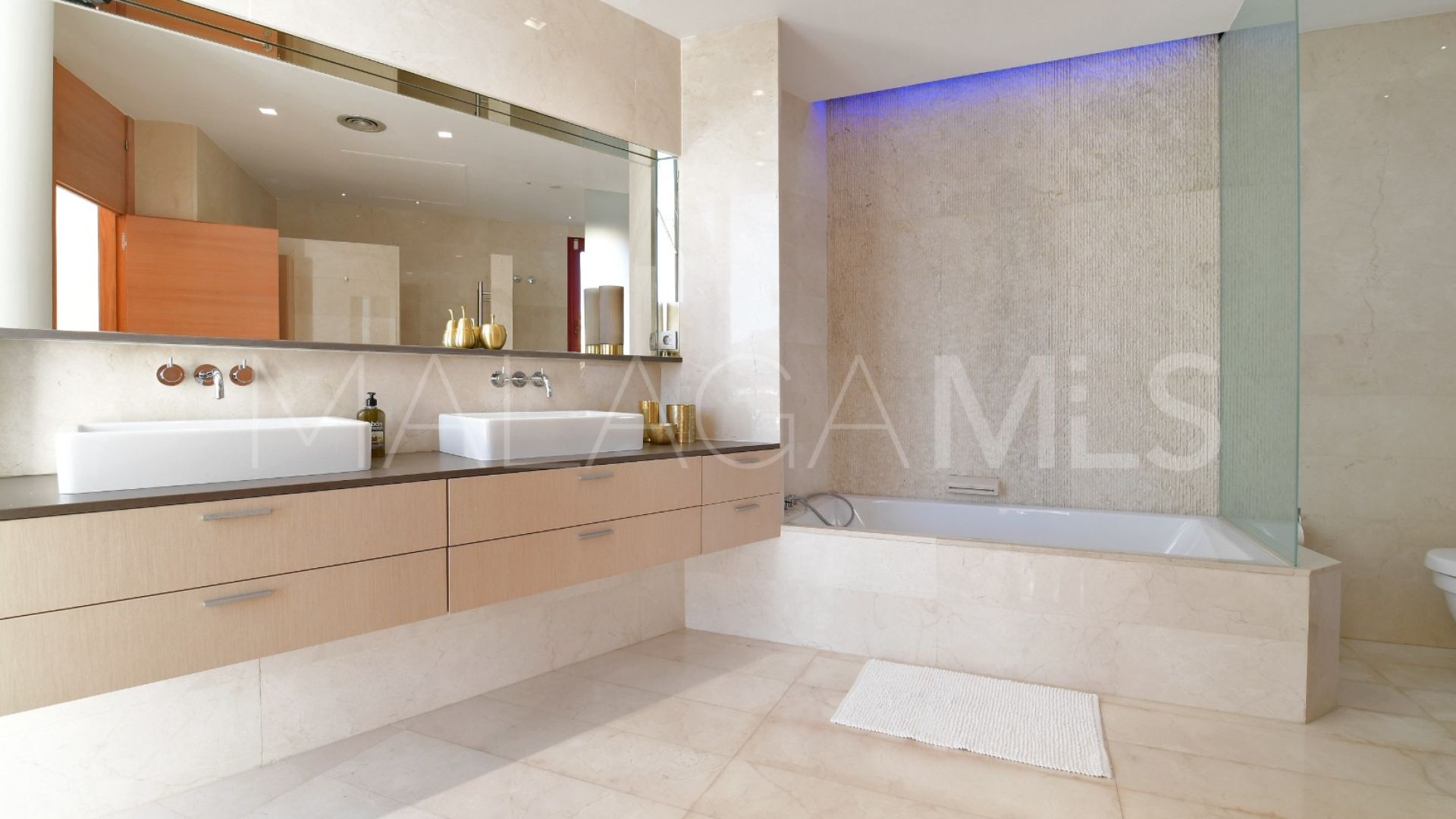 Los Naranjos villa for sale