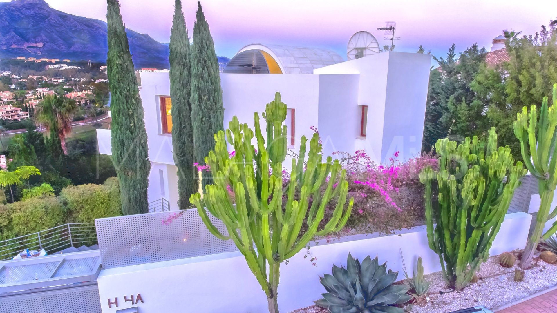 Los Naranjos villa for sale