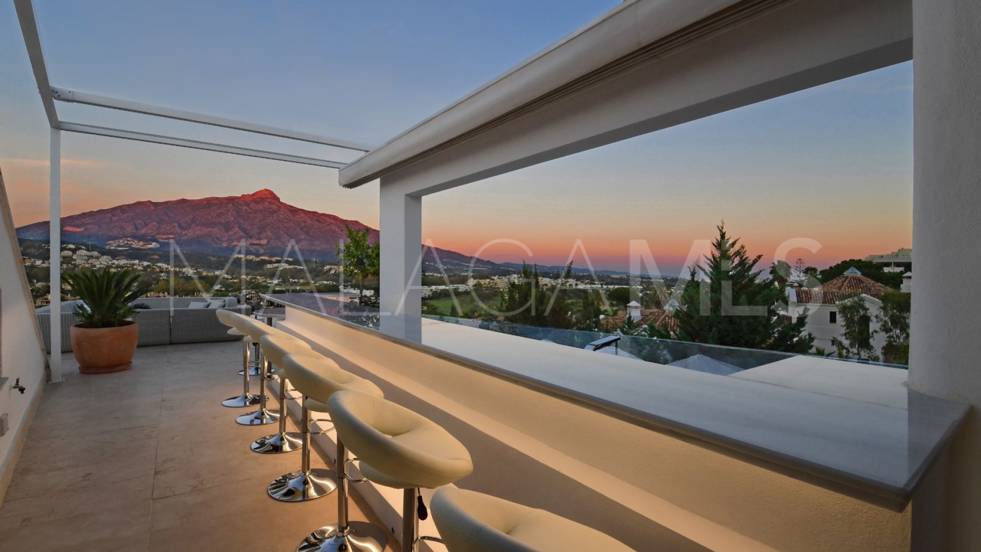 Los Naranjos villa for sale