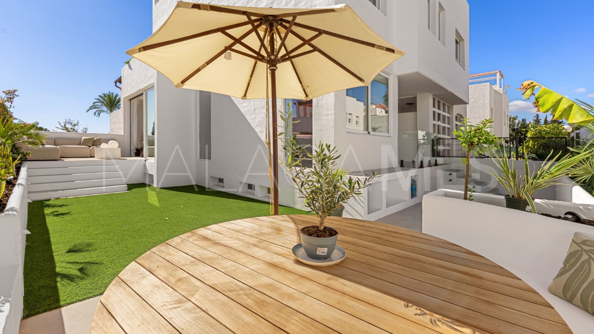 Radhus for sale in Marbella Golden Mile