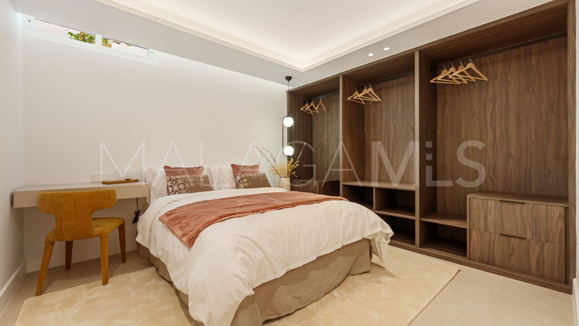 Radhus for sale in Marbella Golden Mile