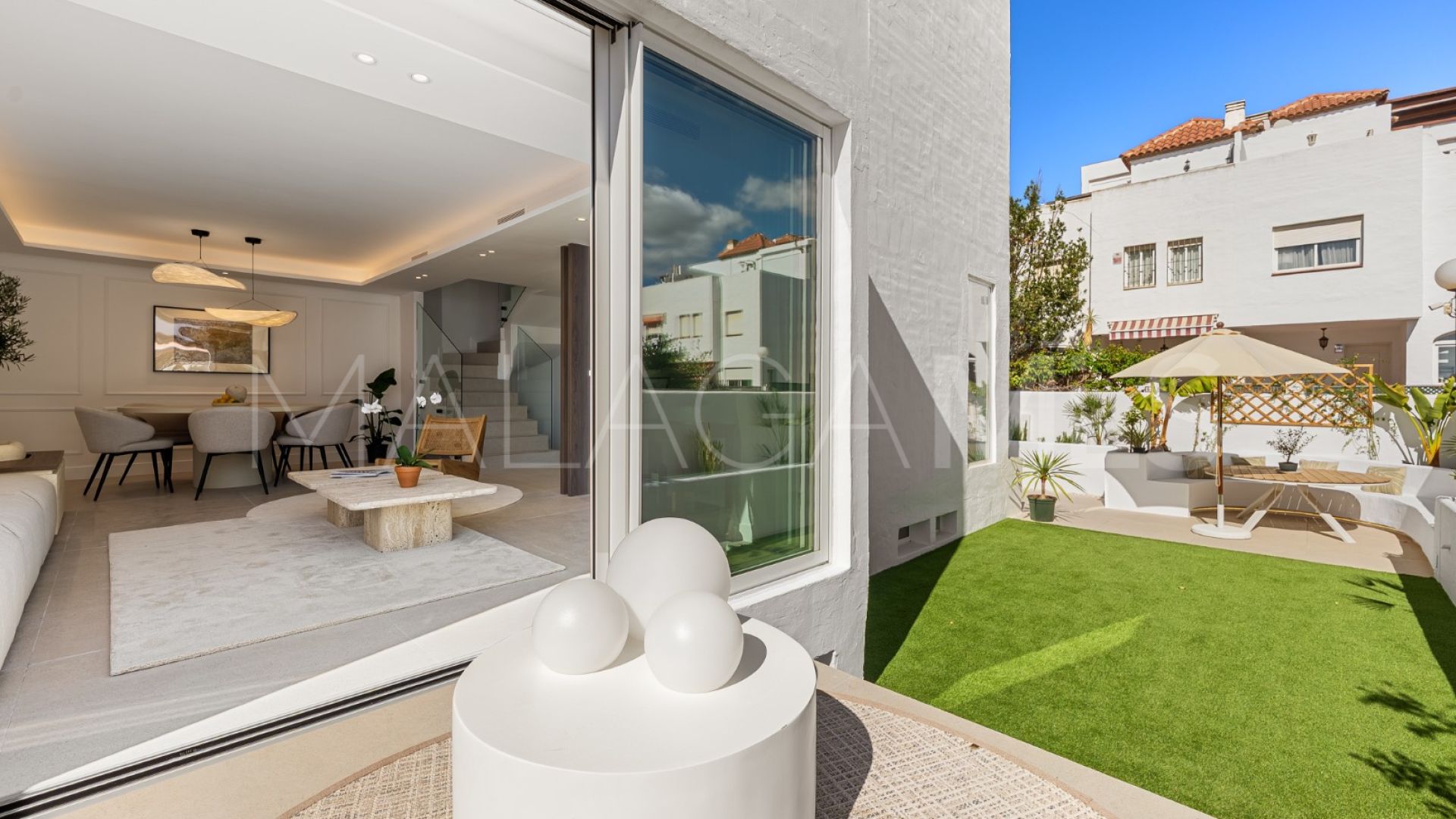 Radhus for sale in Marbella Golden Mile