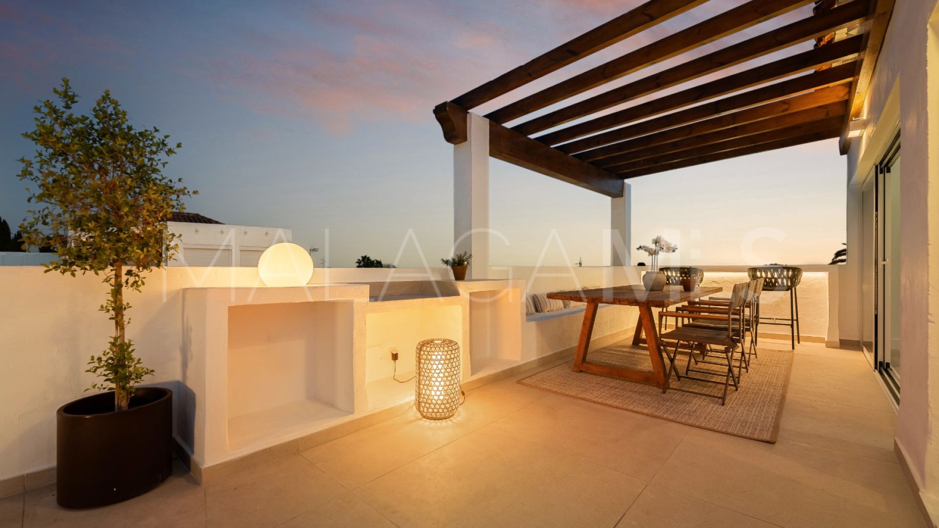Radhus for sale in Marbella Golden Mile