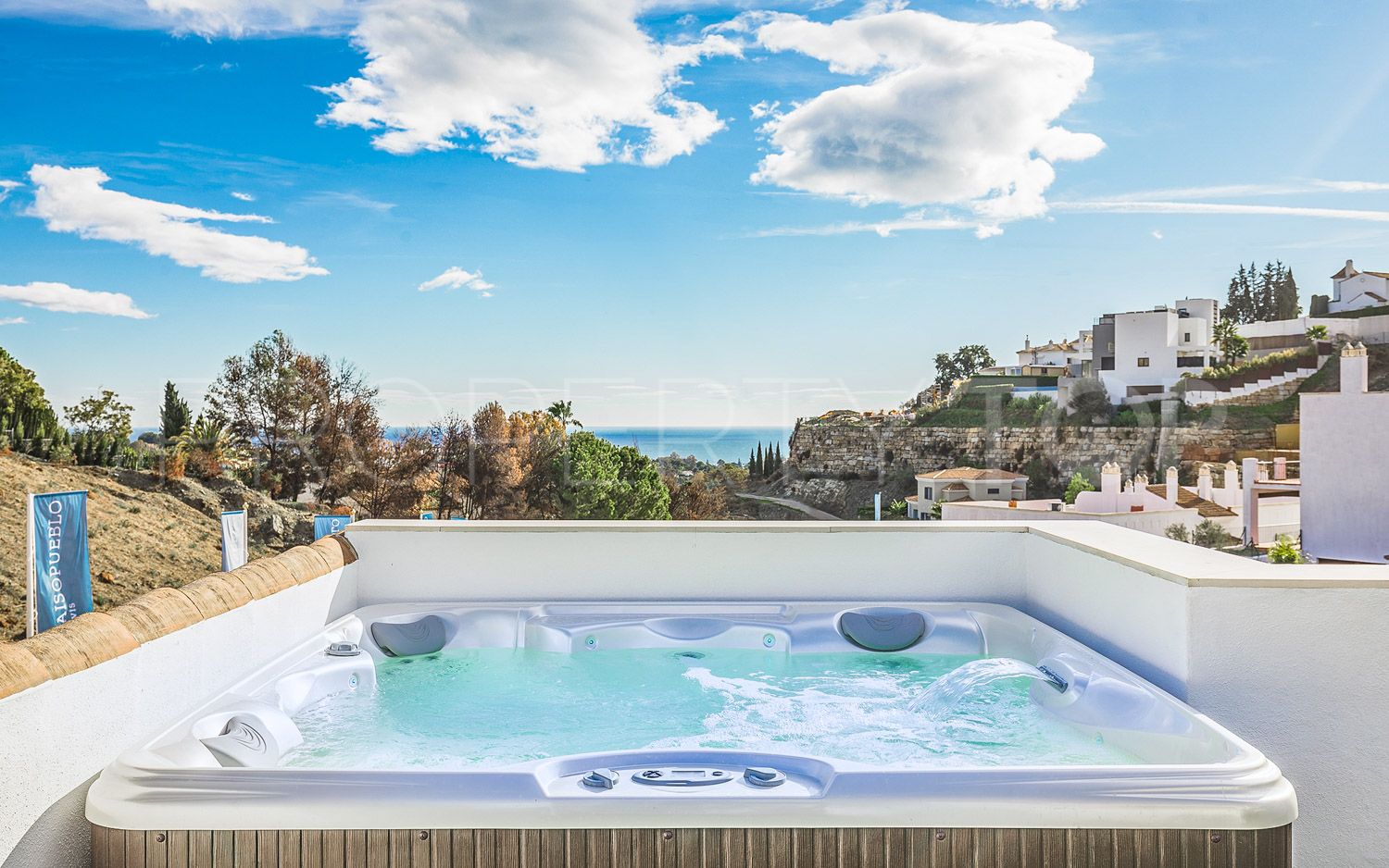 For sale Benahavis penthouse with 2 bedrooms