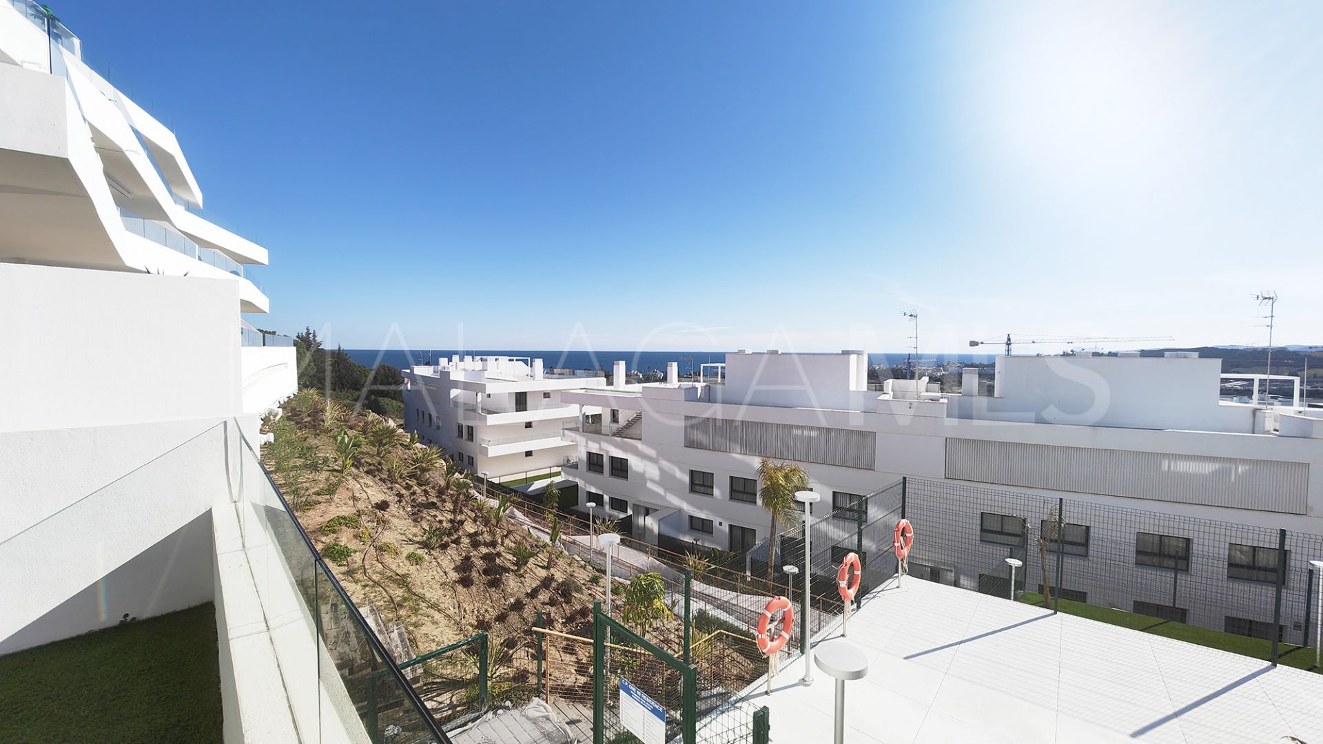 Ground floor apartment with 3 bedrooms for sale in Estepona