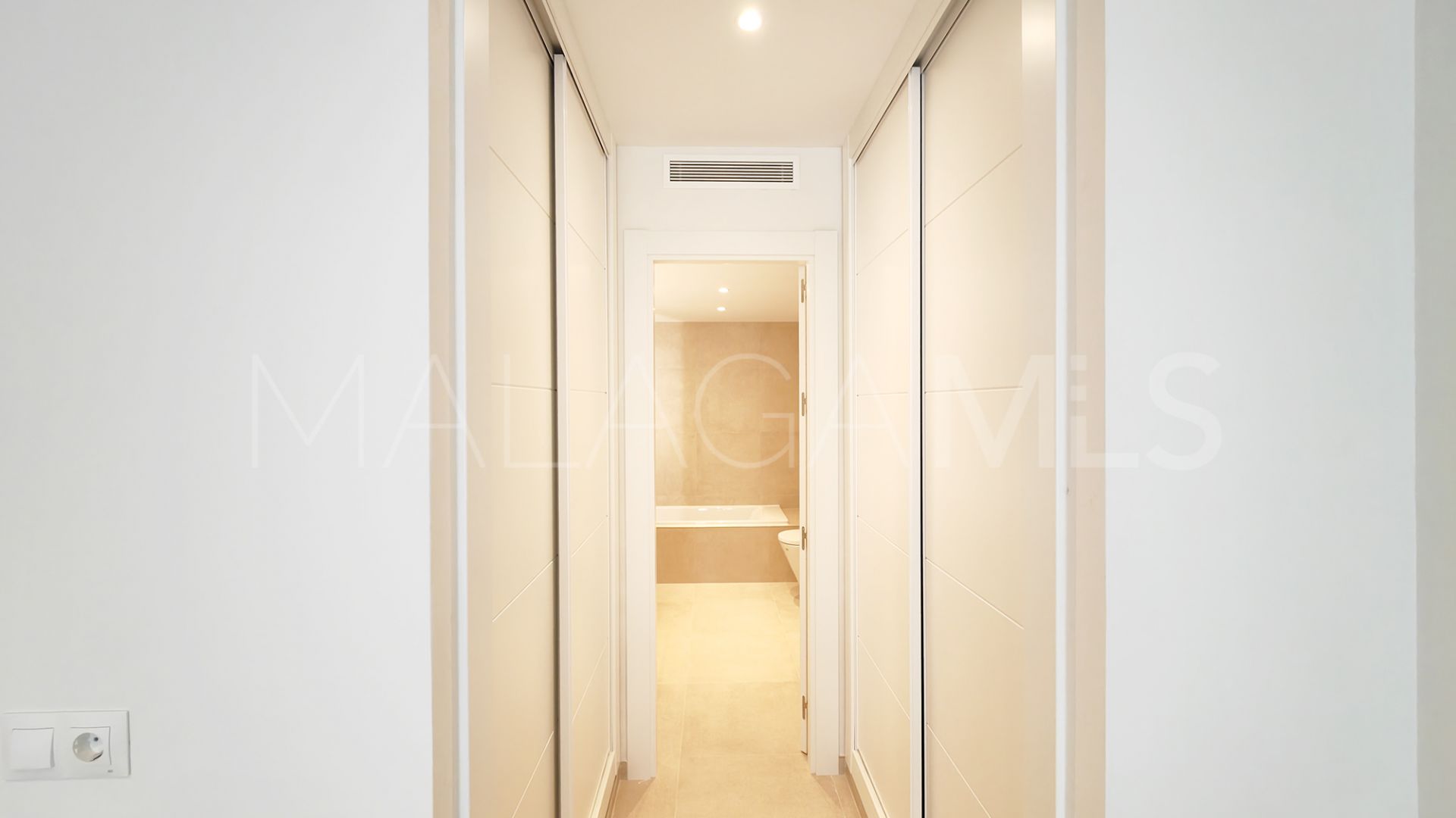 Se vende apartamento planta baja with 3 bedrooms in La Maestranza