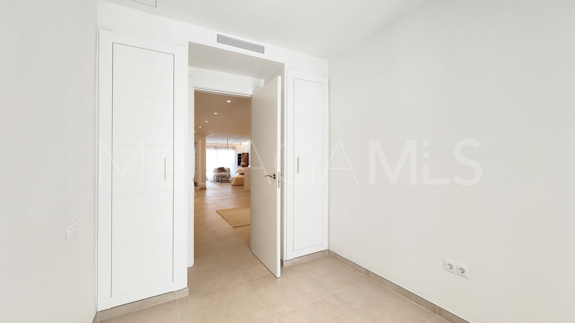 Se vende apartamento planta baja with 3 bedrooms in La Maestranza