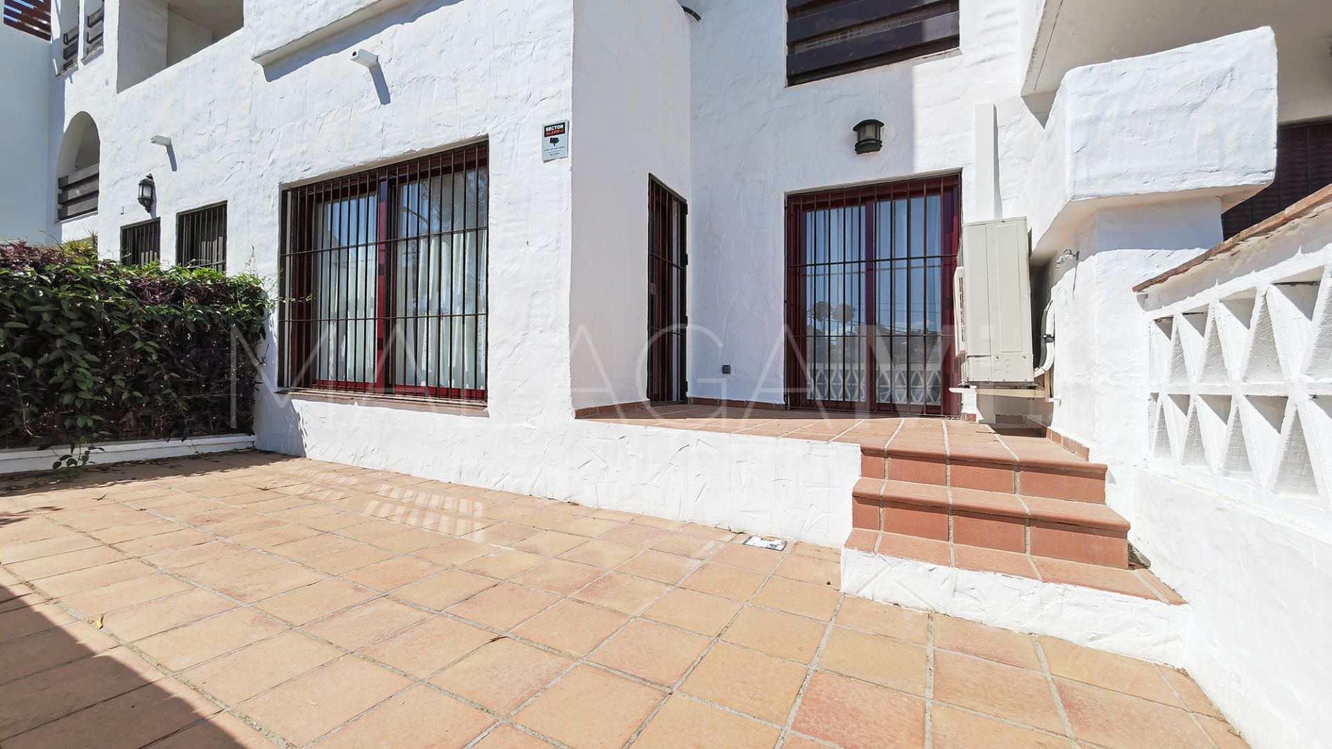 Se vende apartamento planta baja with 3 bedrooms in La Maestranza