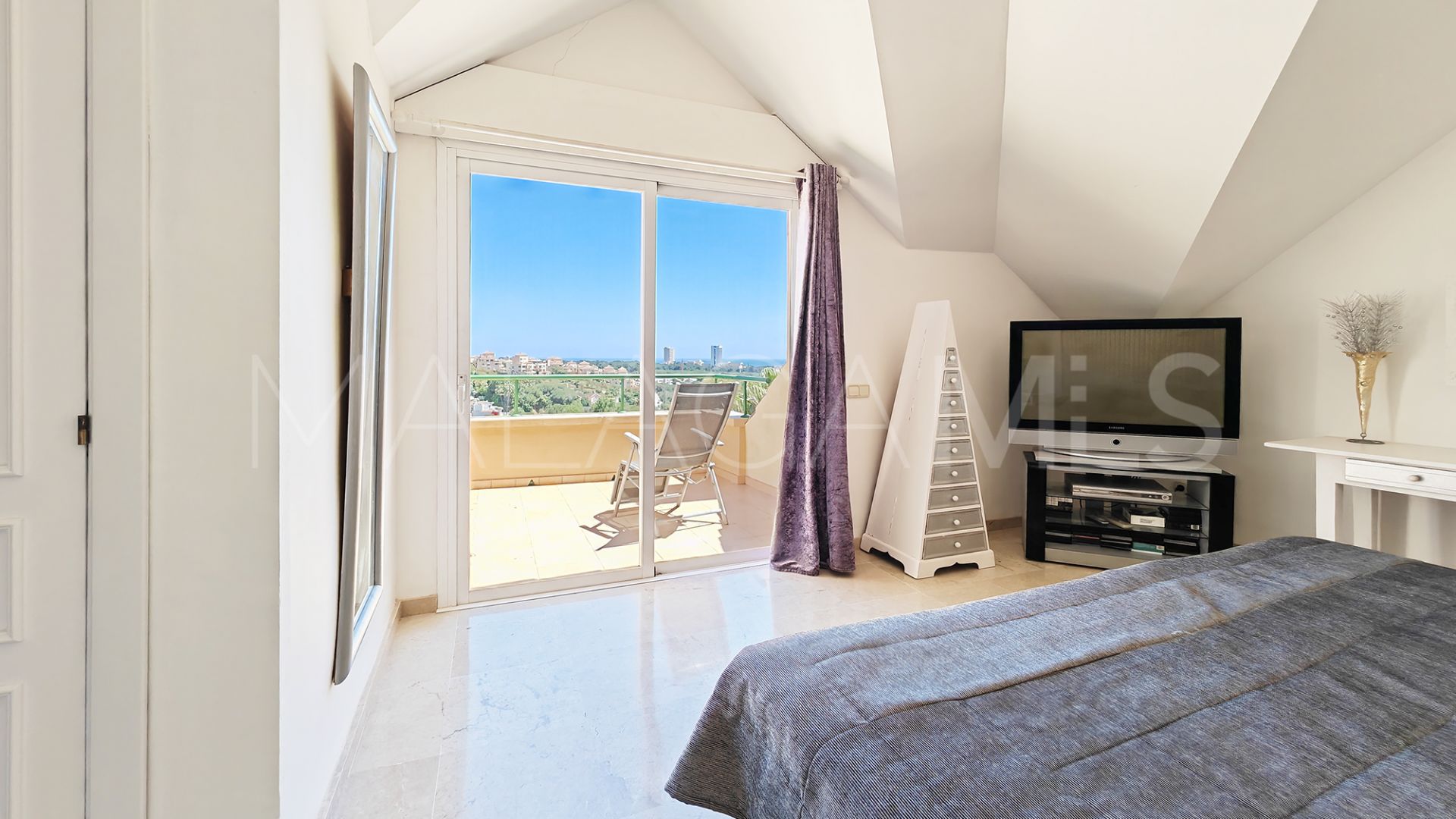 Se vende atico duplex in Elviria Hills