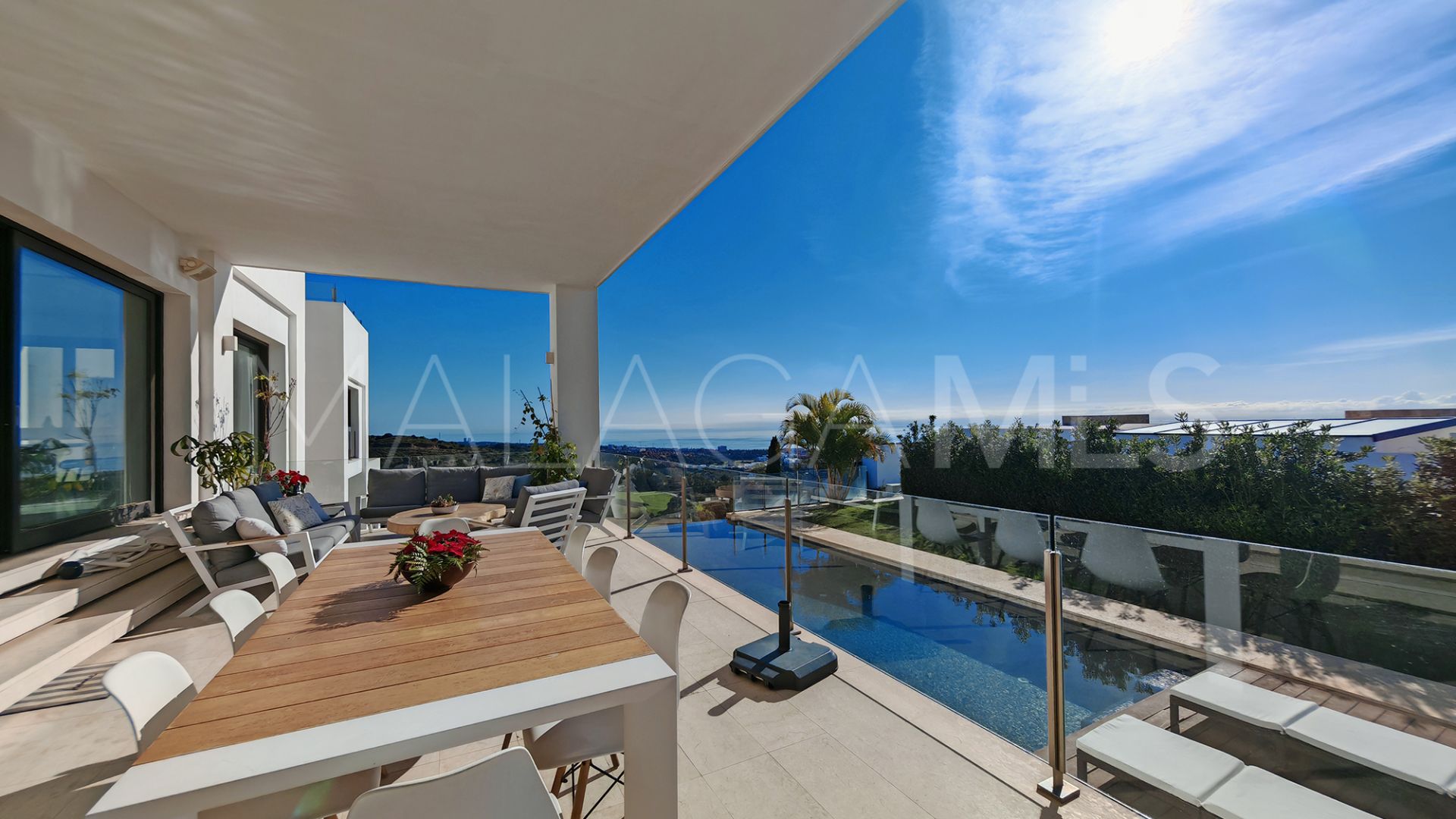 Villa for sale in Los Altos de los Monteros