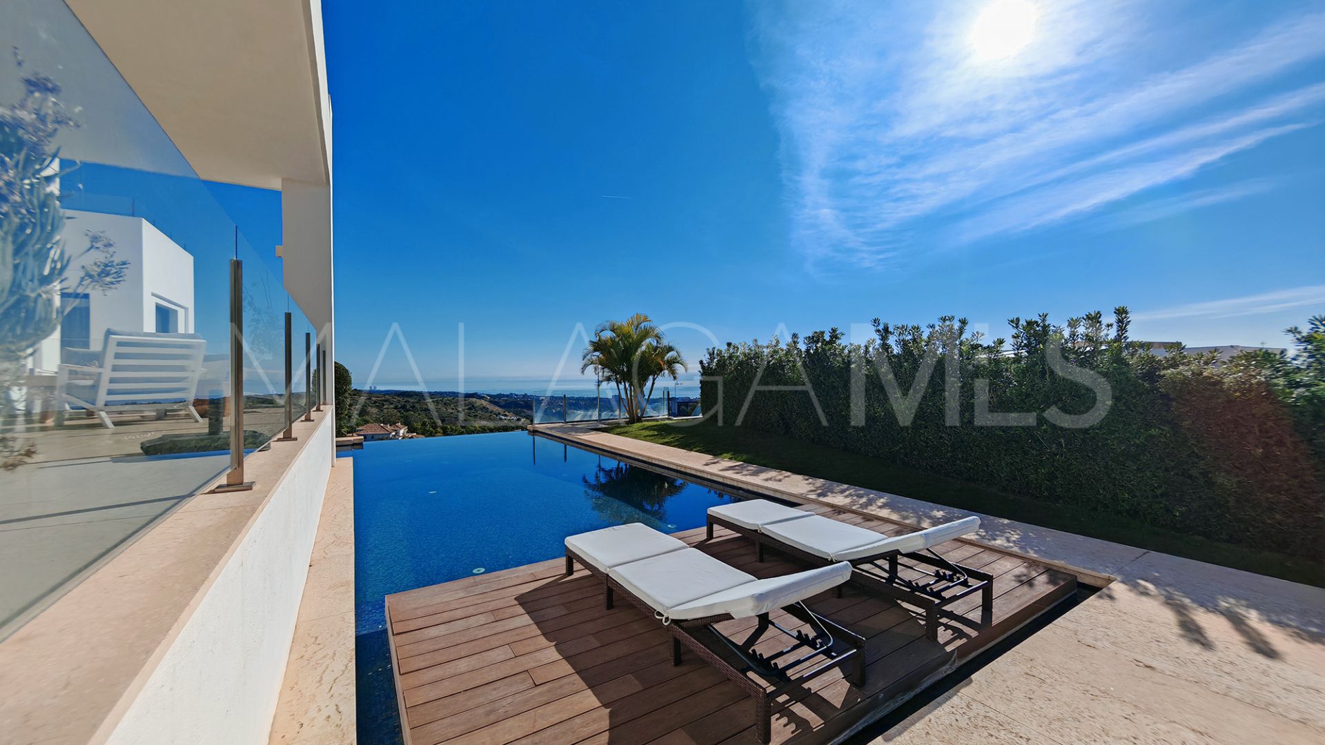 Villa for sale in Los Altos de los Monteros