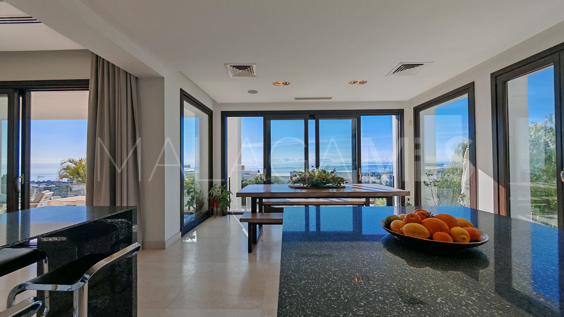 Villa for sale in Los Altos de los Monteros