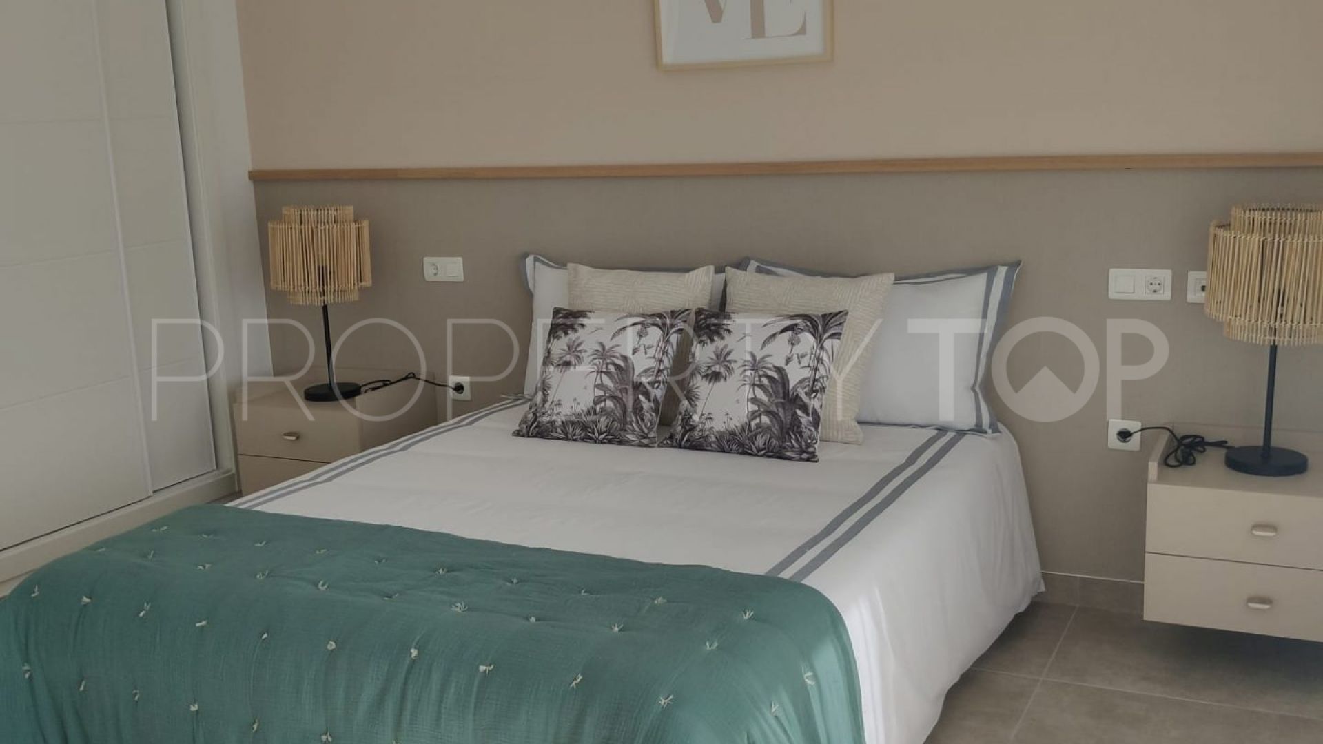 1 bedroom Cerros del Lago ground floor apartment for sale