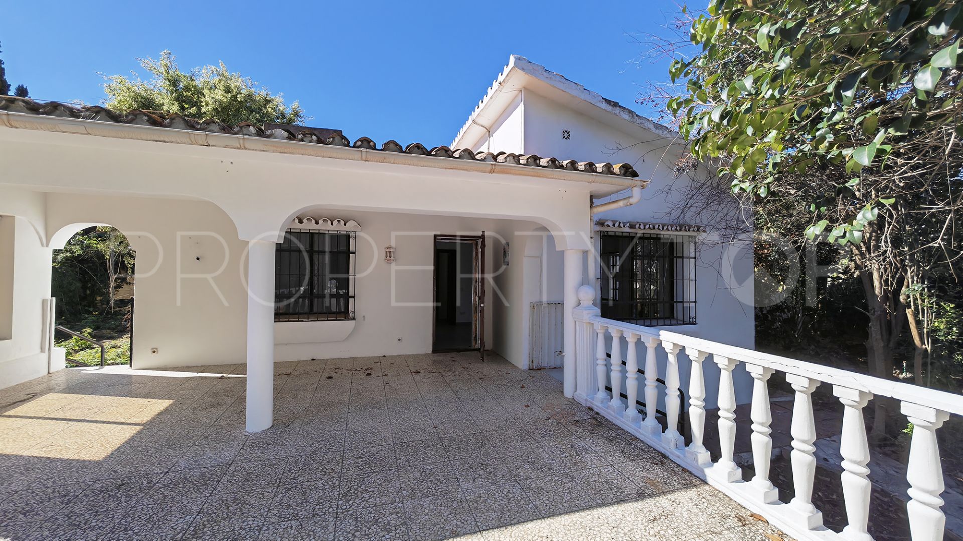 Villa en venta en Guadalmina Alta con 3 dormitorios