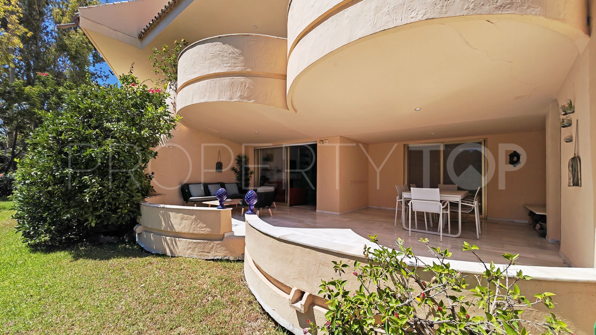 Ground floor apartment for sale in Country Club Las Brisas