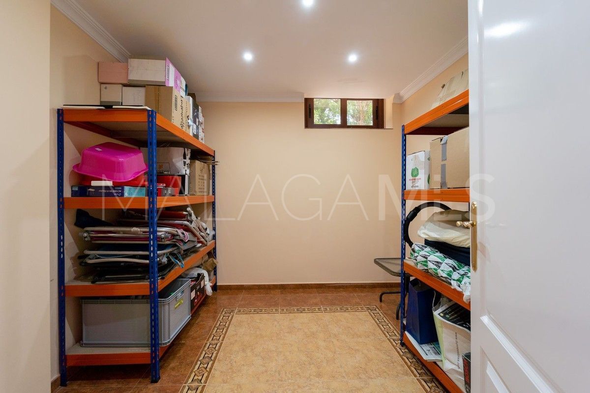Buy Hacienda las Chapas 5 bedrooms villa