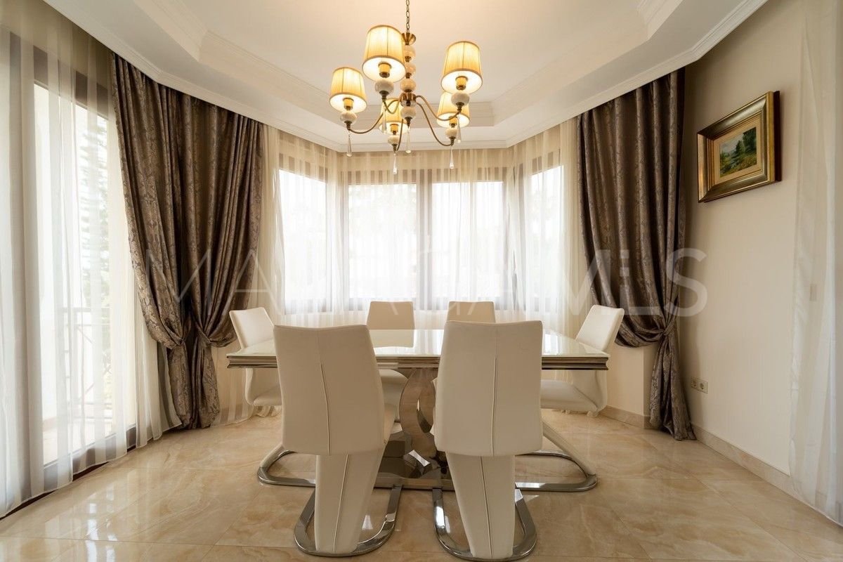 Buy Hacienda las Chapas 5 bedrooms villa