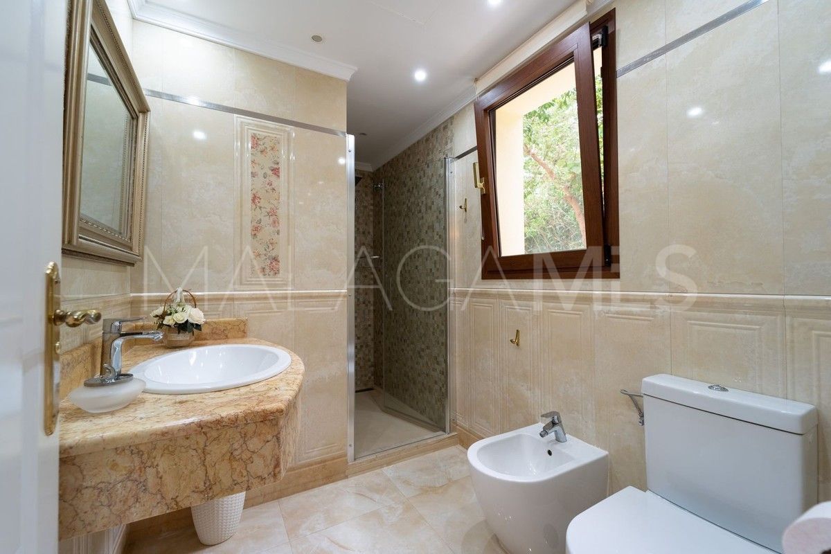 Buy Hacienda las Chapas 5 bedrooms villa