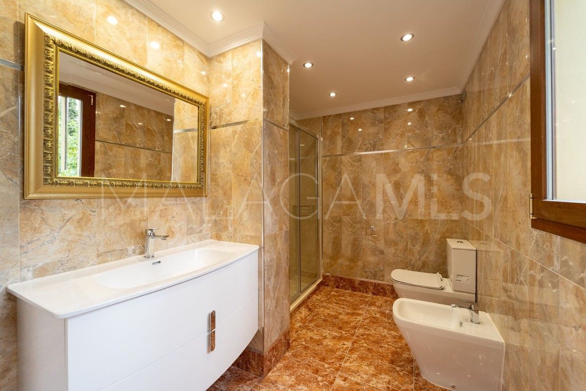 Buy Hacienda las Chapas 5 bedrooms villa