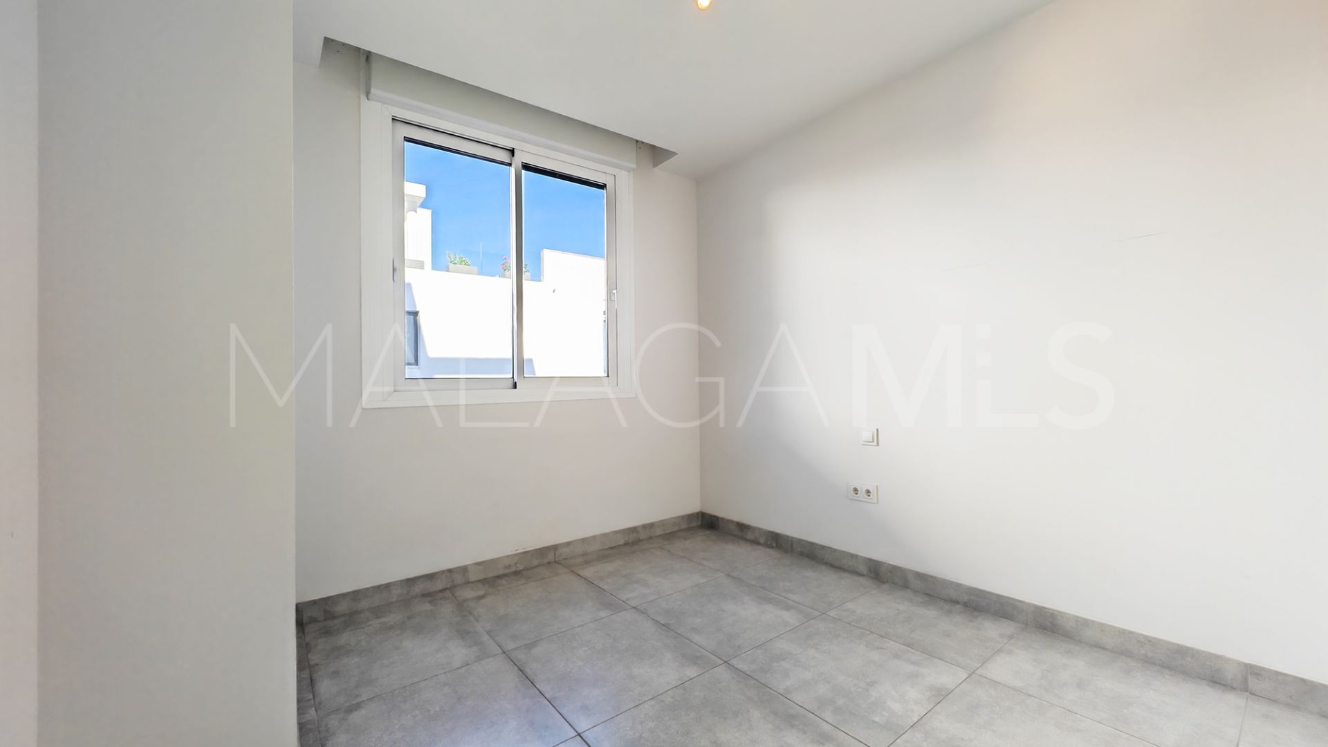 Buy Cala de Mijas ground floor apartment