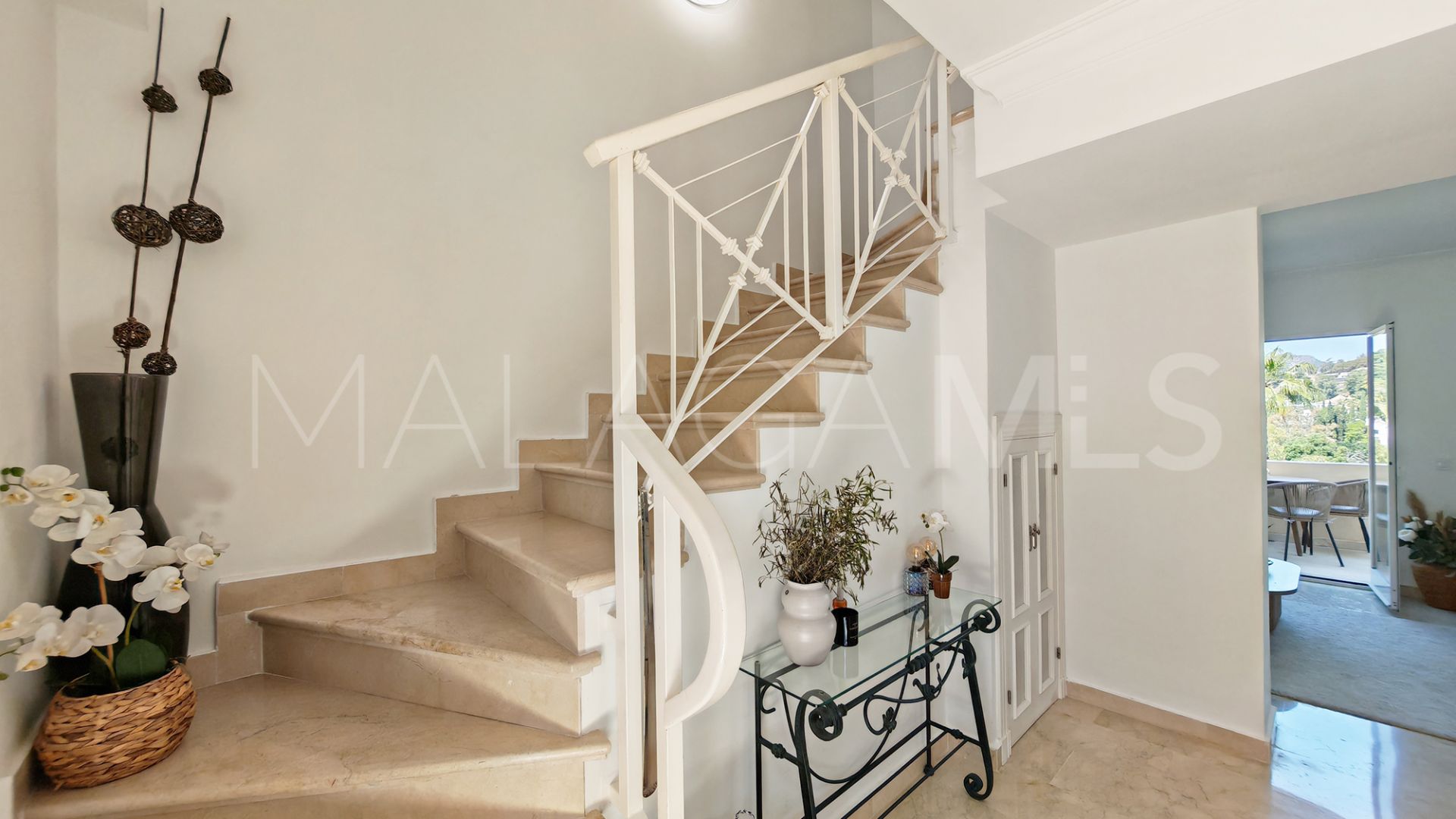 La Quinta Hills duplex penthouse for sale