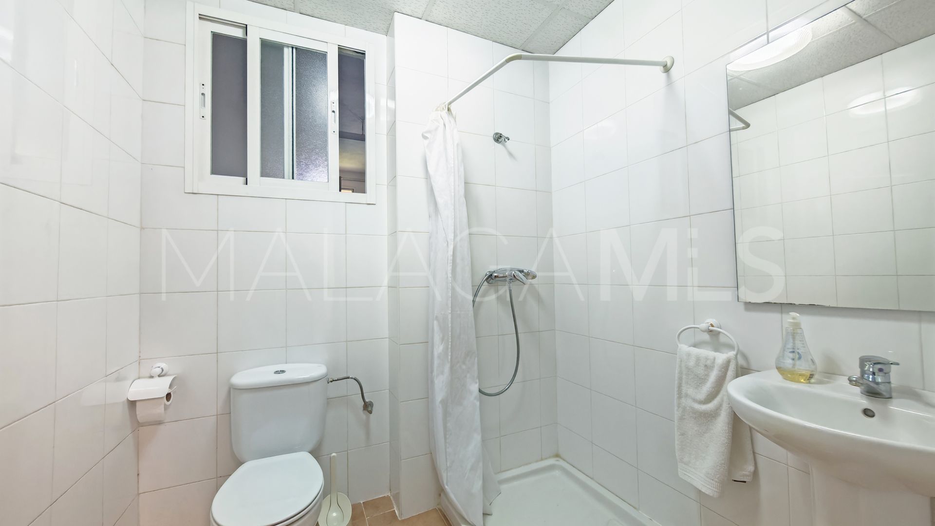 4 bedrooms villa for sale in Elviria