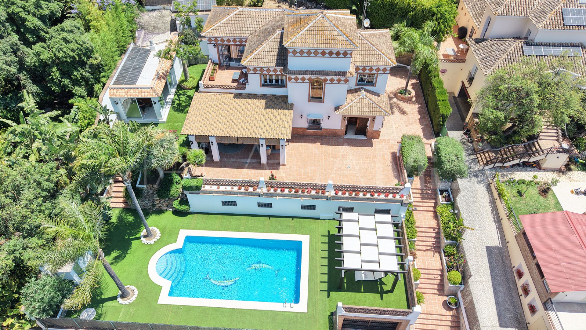 4 bedrooms villa for sale in Elviria