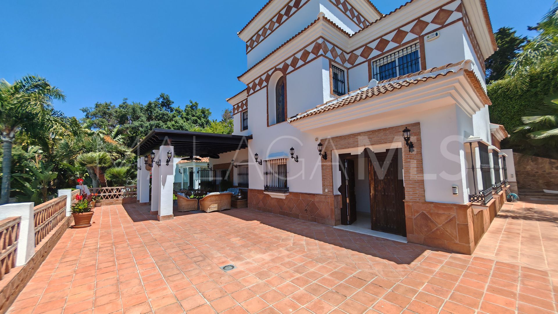 4 bedrooms villa for sale in Elviria