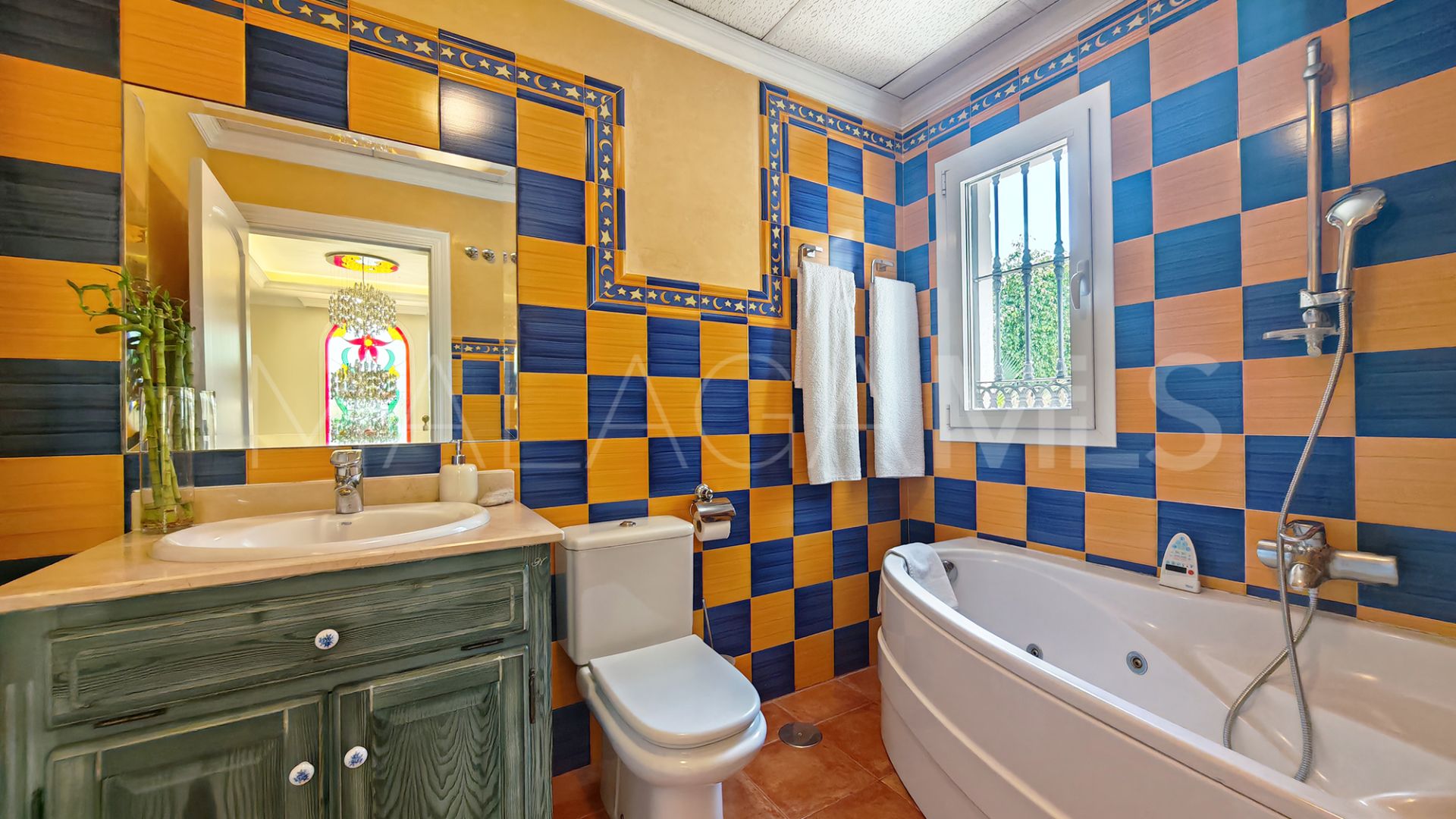 4 bedrooms villa for sale in Elviria