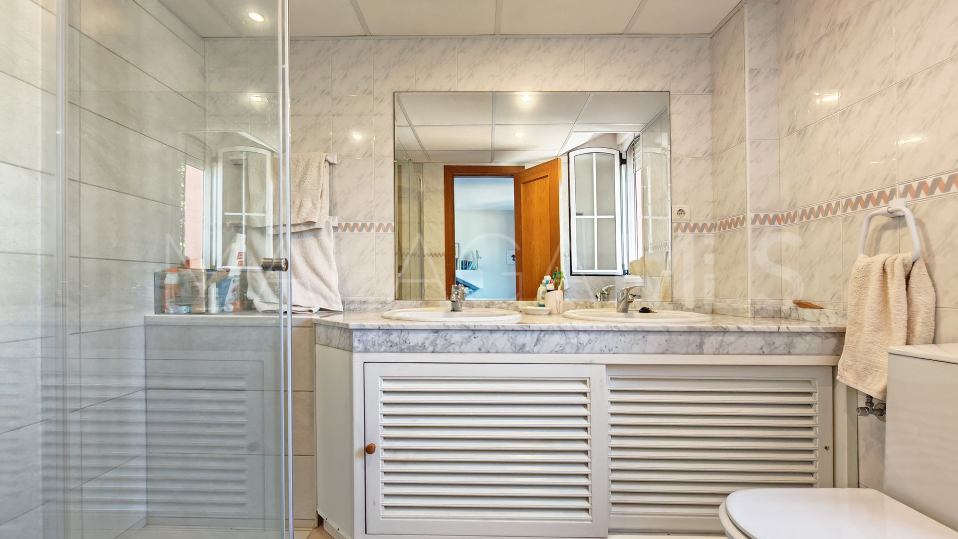 Tvåvåningslägenhet for sale in Marbella City