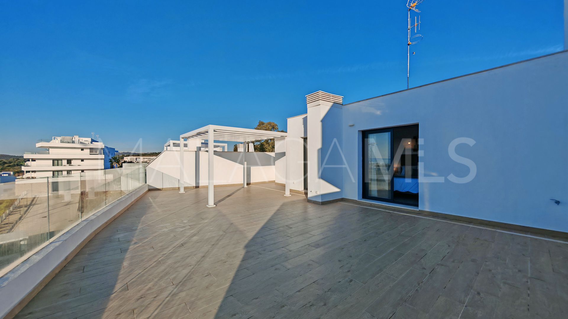 Buy atico duplex in Estepona de 4 bedrooms