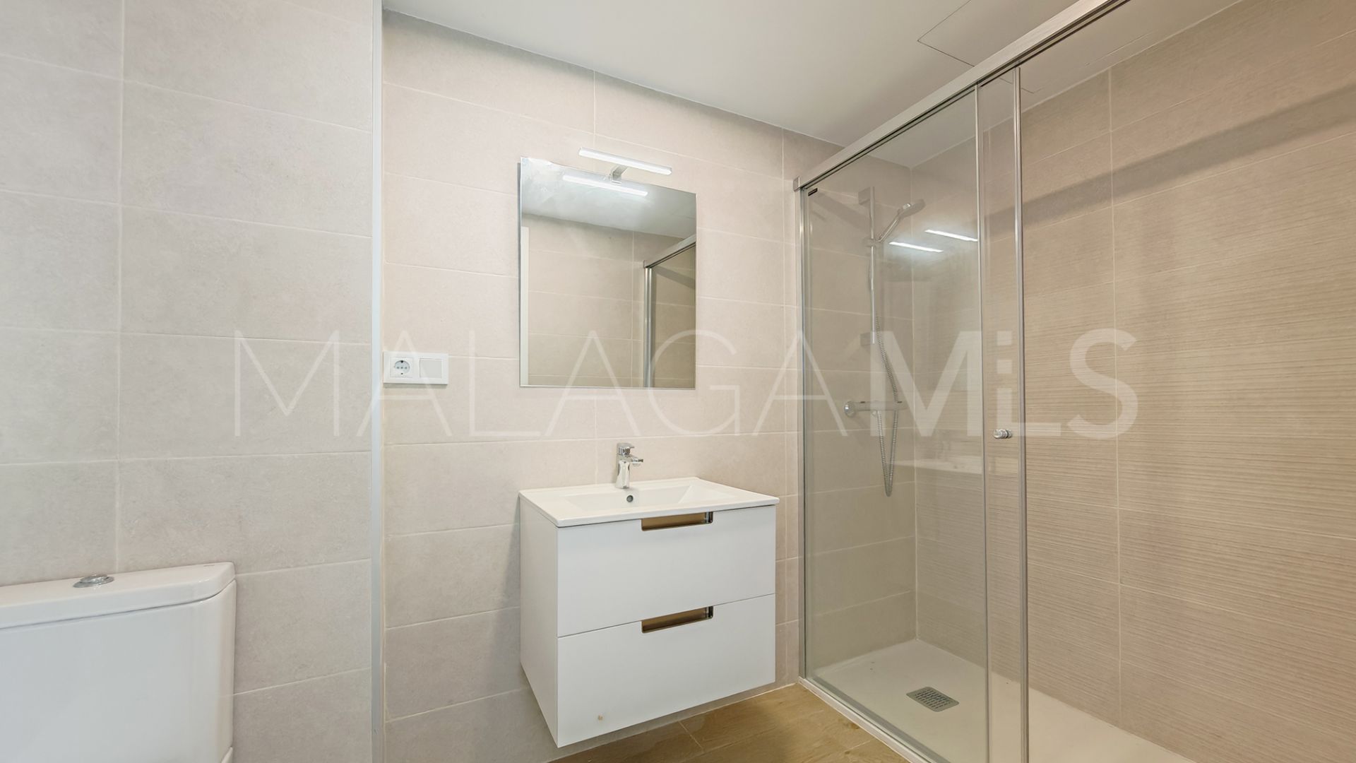 Buy atico duplex in Estepona de 4 bedrooms