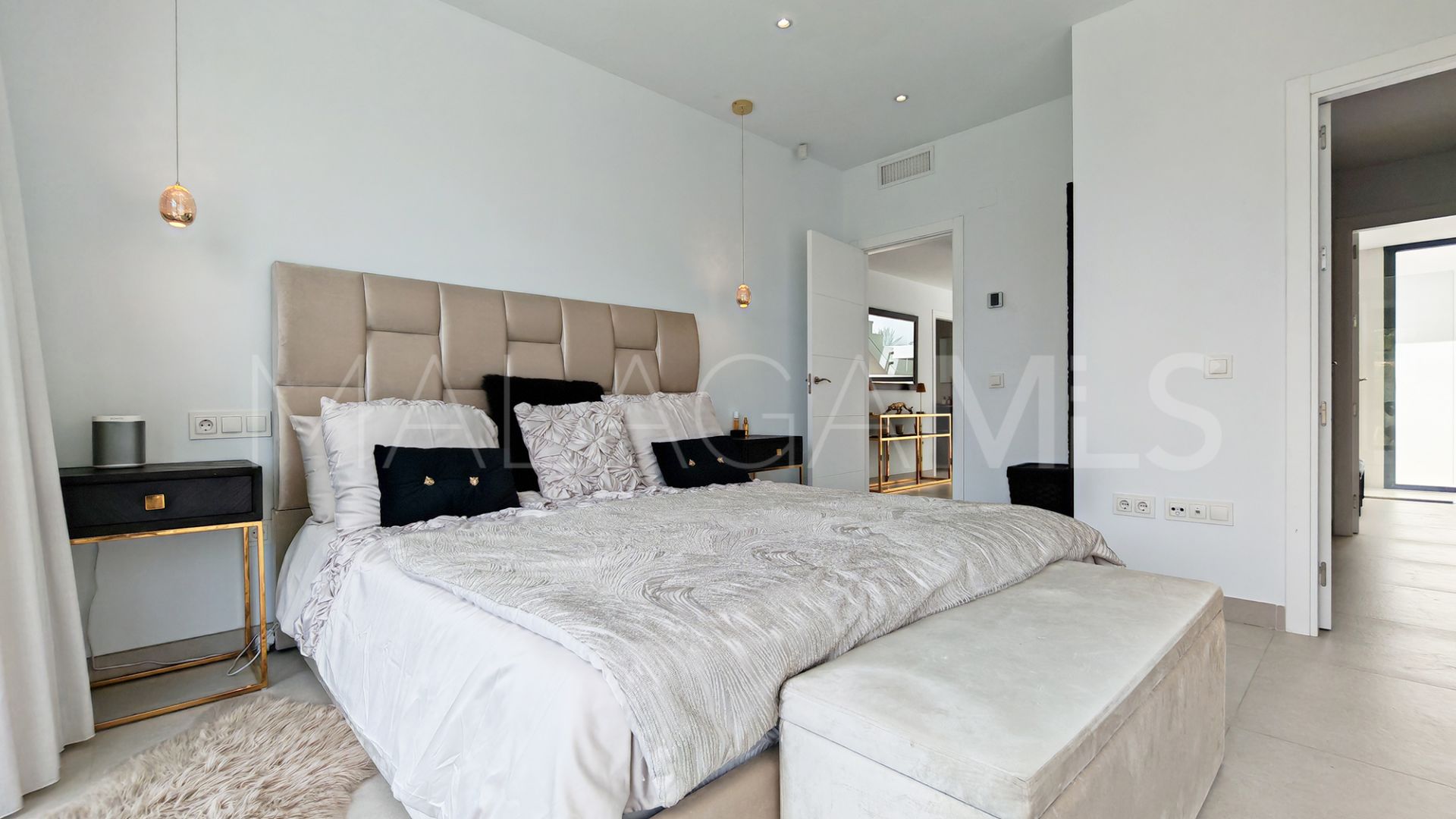 Villa for sale in La Resina Golf