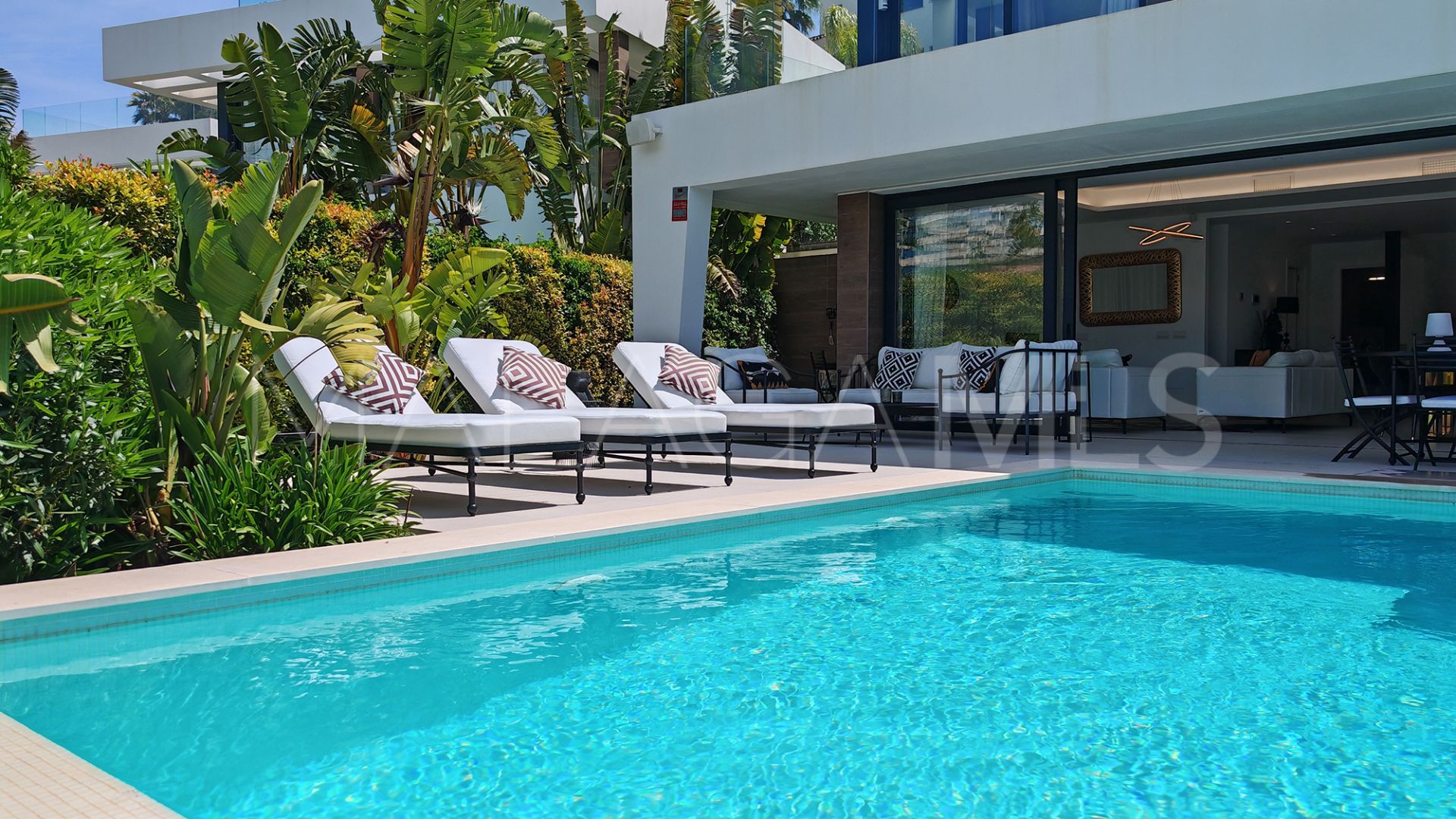 Villa for sale in La Resina Golf