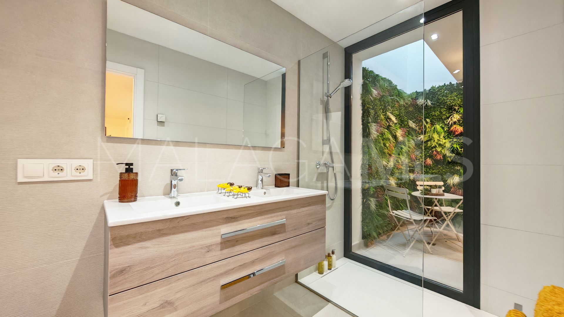 Villa for sale in La Resina Golf