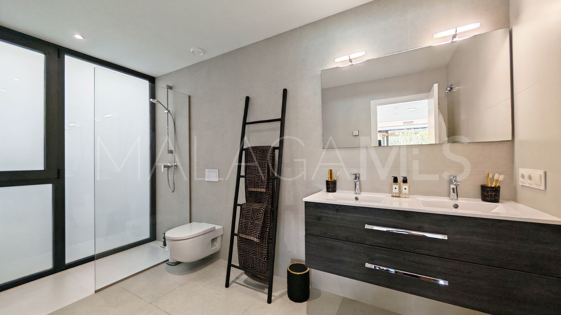 Villa for sale in La Resina Golf