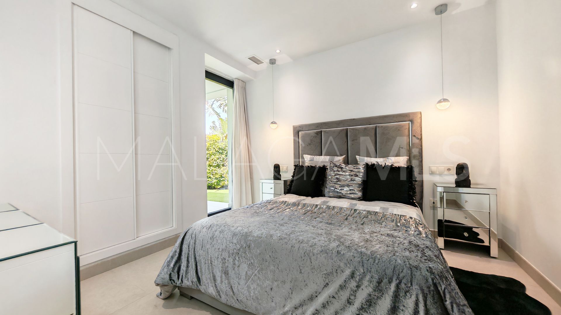 Villa for sale in La Resina Golf